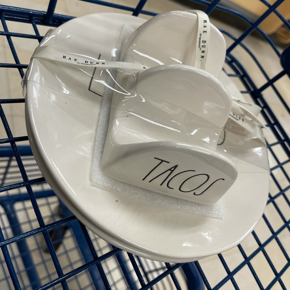 Rae Dunn taco set